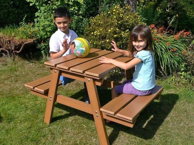 Timber Effect Recycled Picnic Table (1200mm)